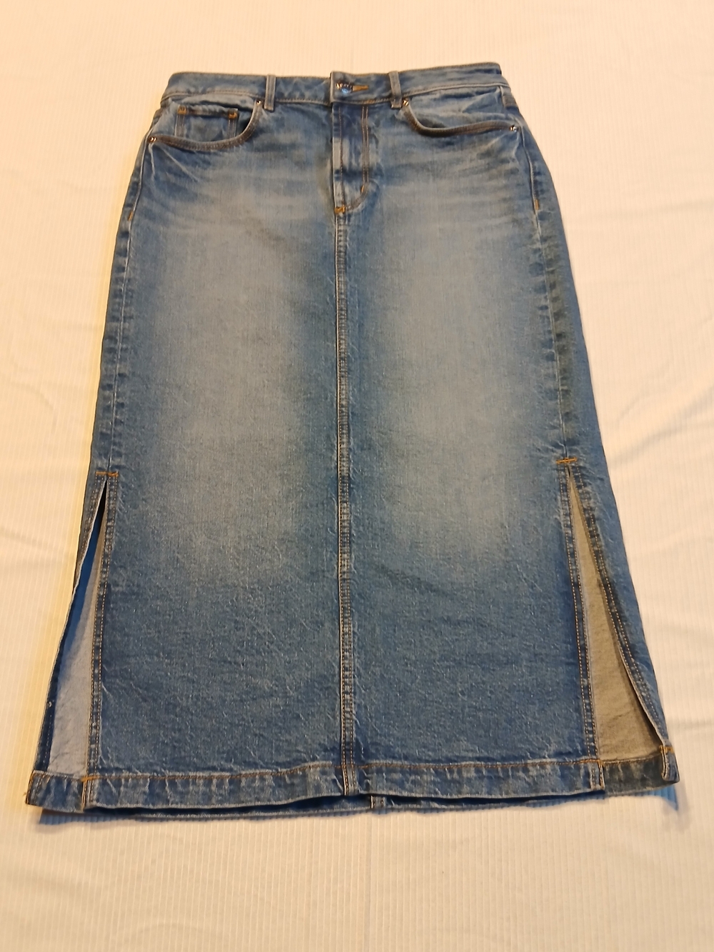 Loft by Ann Taylor Denim Midi Skirt Size 6 Light Wash With Side Slits